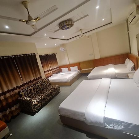 Hotel Empire อุจเจน ภายนอก รูปภาพ