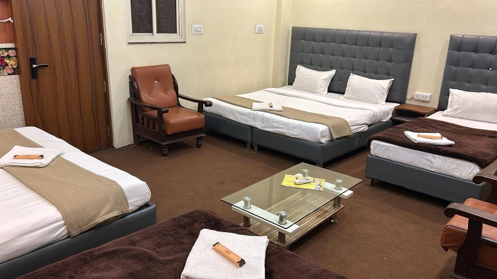 Hotel Empire อุจเจน ภายนอก รูปภาพ