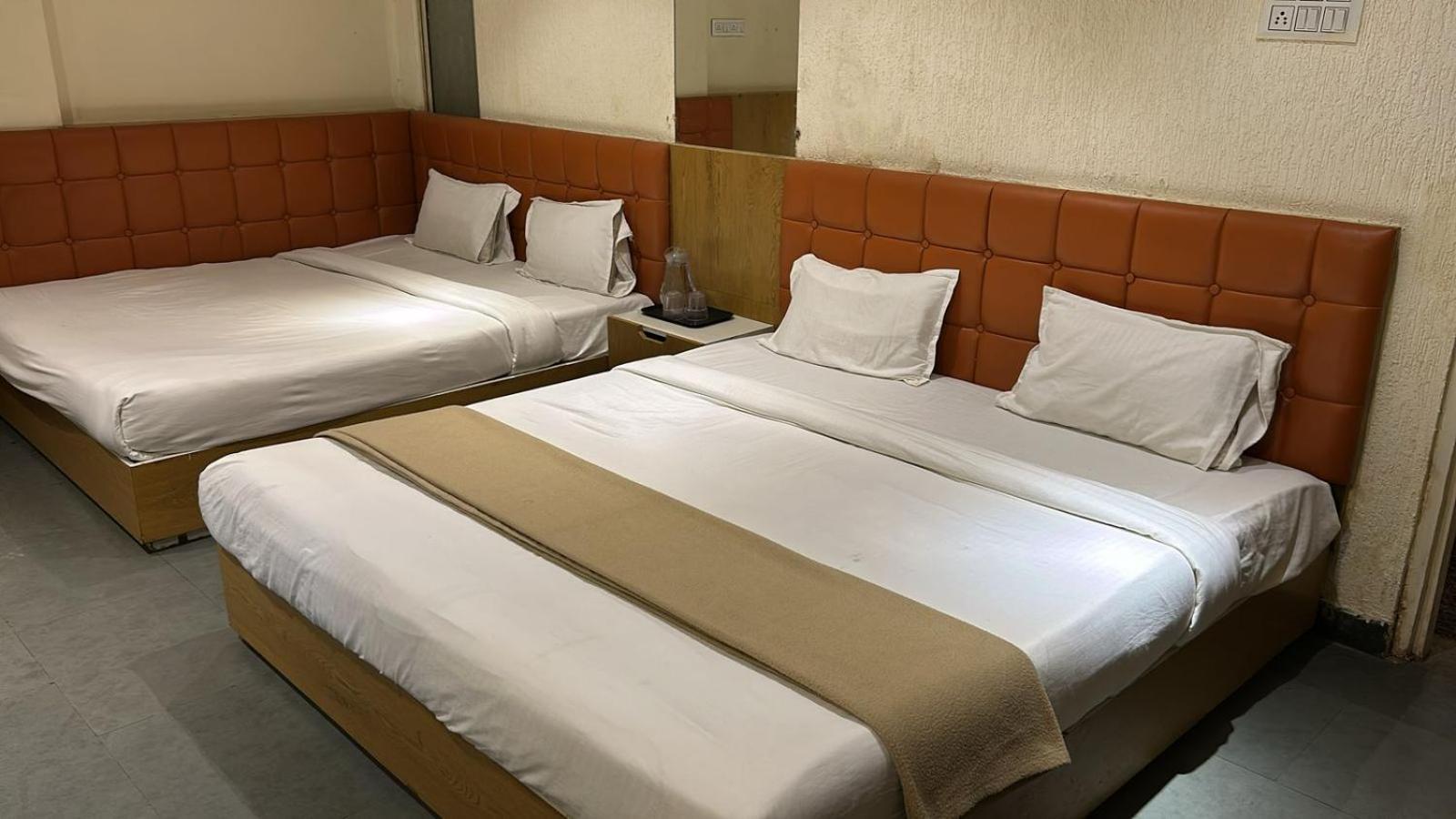 Hotel Empire อุจเจน ภายนอก รูปภาพ