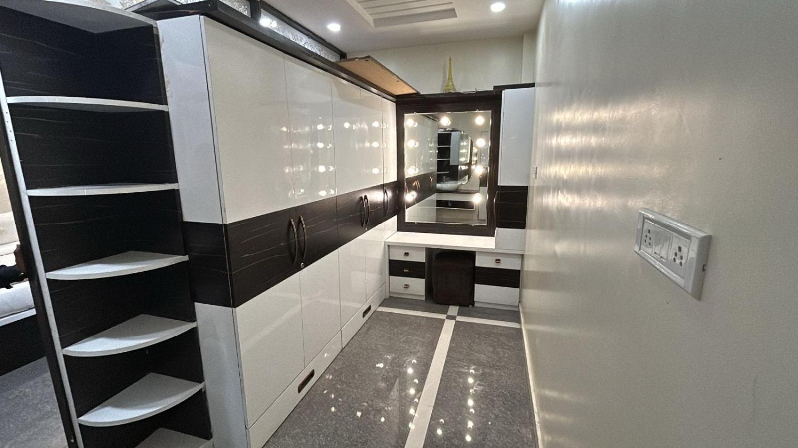 Hotel Empire อุจเจน ภายนอก รูปภาพ