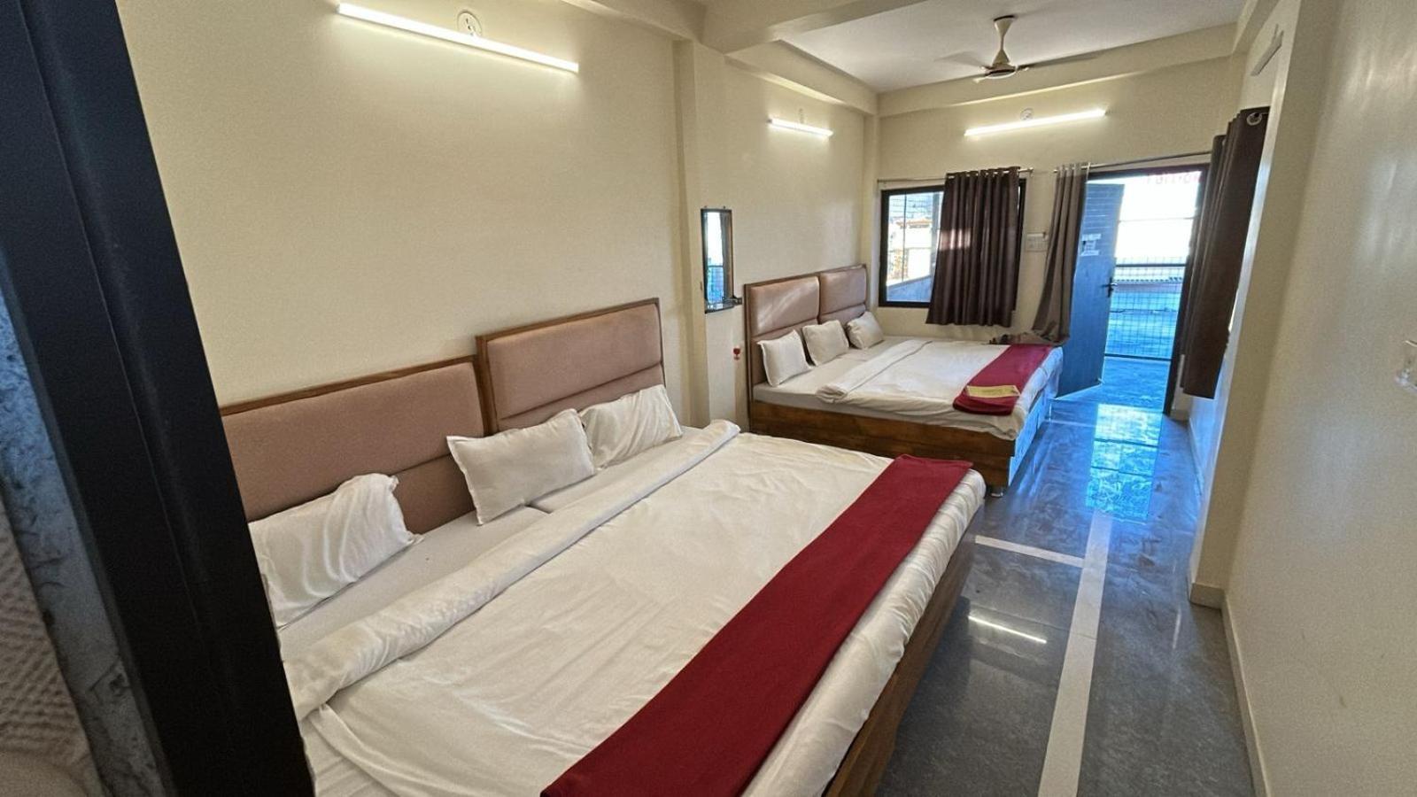 Hotel Empire อุจเจน ภายนอก รูปภาพ