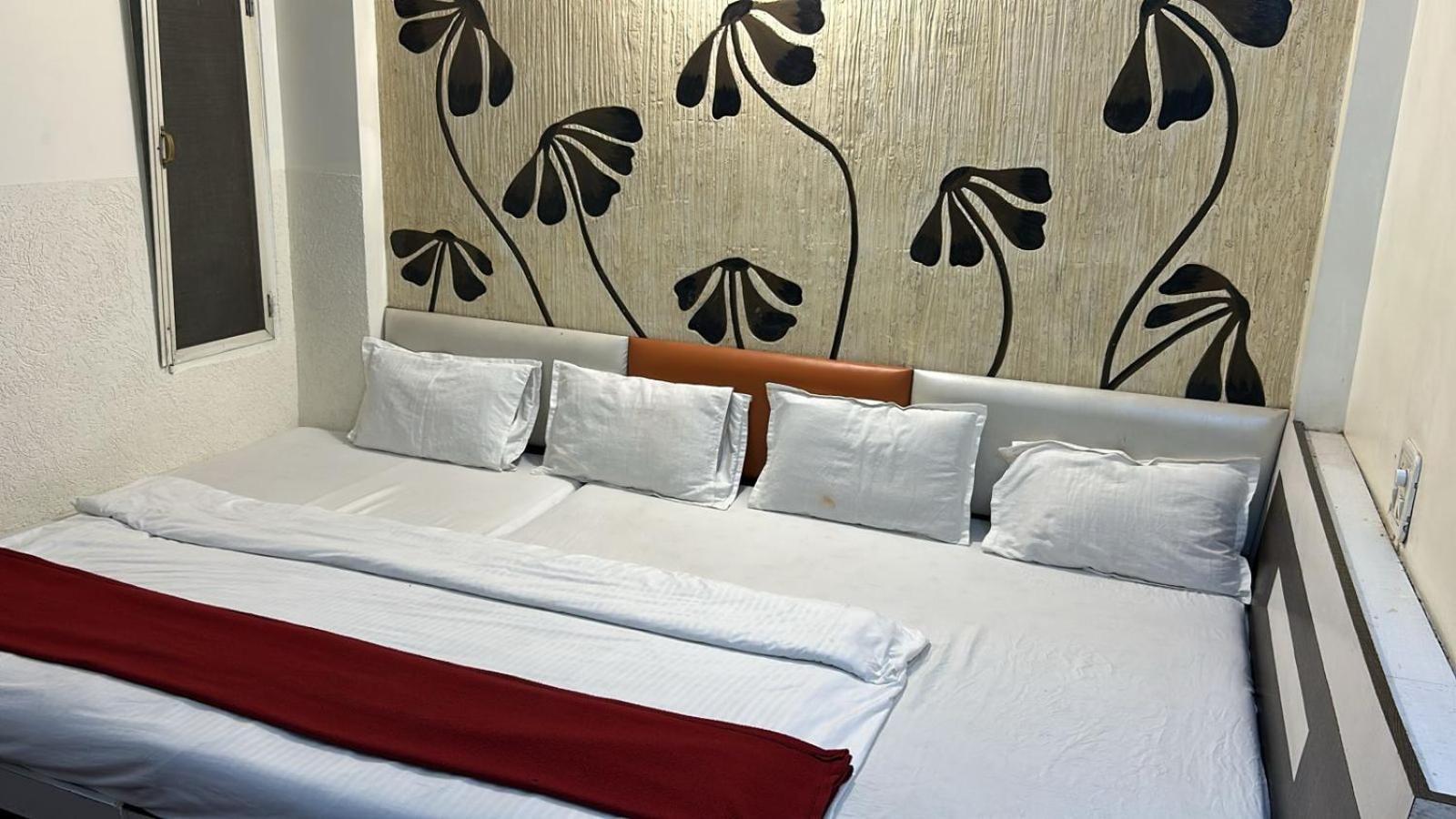 Hotel Empire อุจเจน ภายนอก รูปภาพ