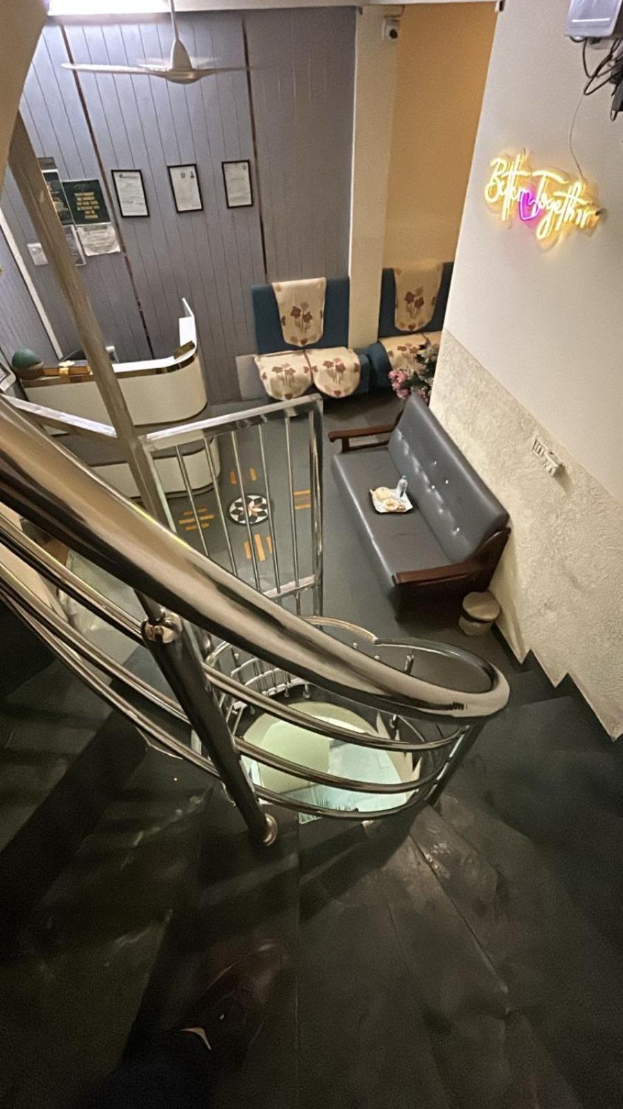 Hotel Empire อุจเจน ภายนอก รูปภาพ