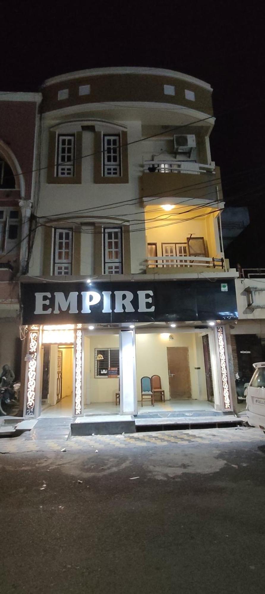 Hotel Empire อุจเจน ภายนอก รูปภาพ